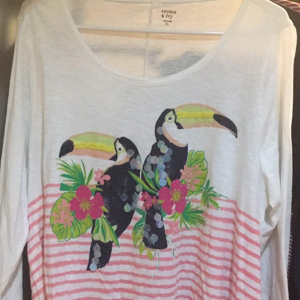 Cute top from crown and ivy